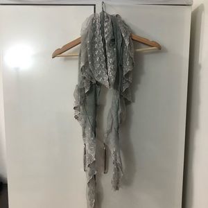 Grey ruffled lace scarf